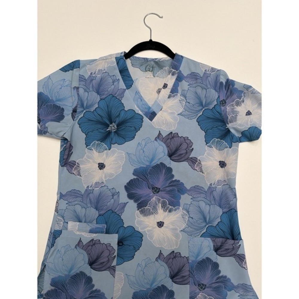 GT Performance Floral Scrub Top Size Medium Blue Purple V-Neck Short Sleeve 3926